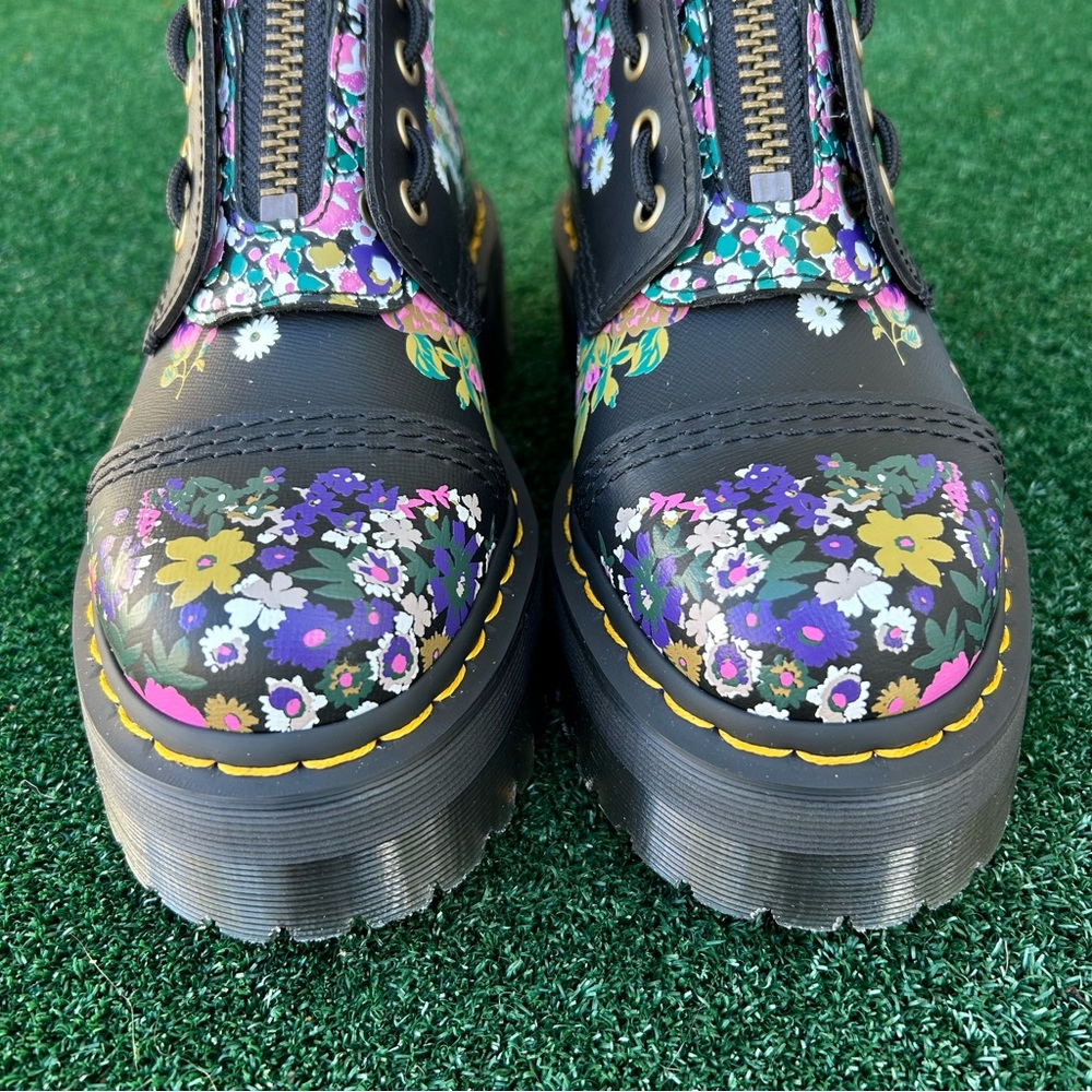NWT Dr. Martens Sinclair Hi 10 Eye Quad Platform Boot Leather Floral Black 6 - Picture 5 of 14